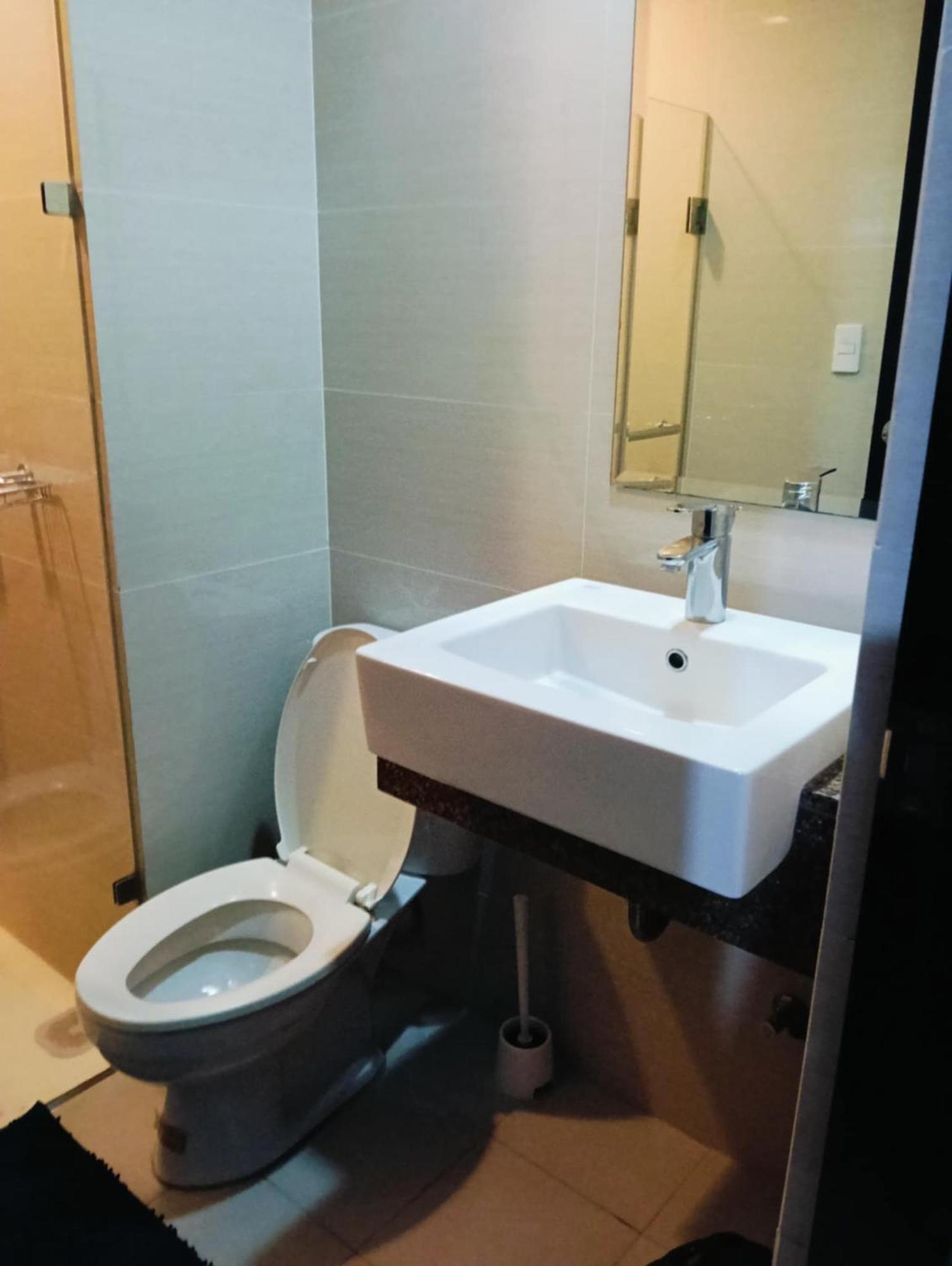 81 Newport Boulevard Cluster 4 - 8F Across Naia Airport, Terminal 3 Pasay Luaran gambar
